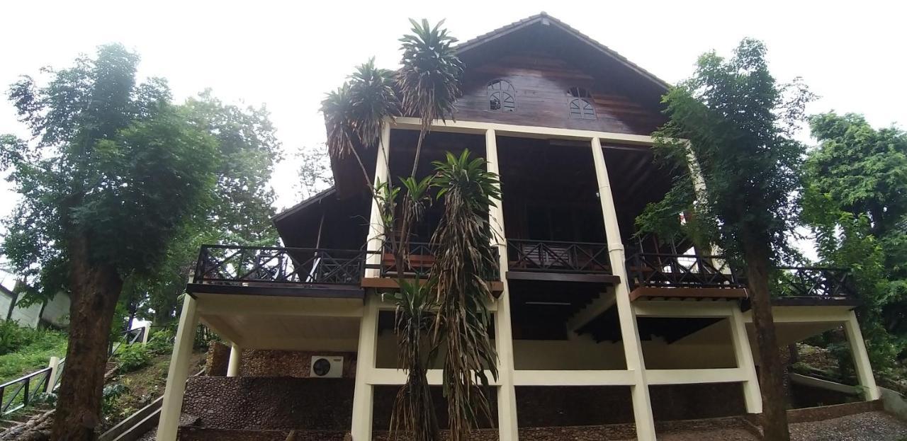 Ratmanee House Hotell Kanchanaburi City Exteriör bild