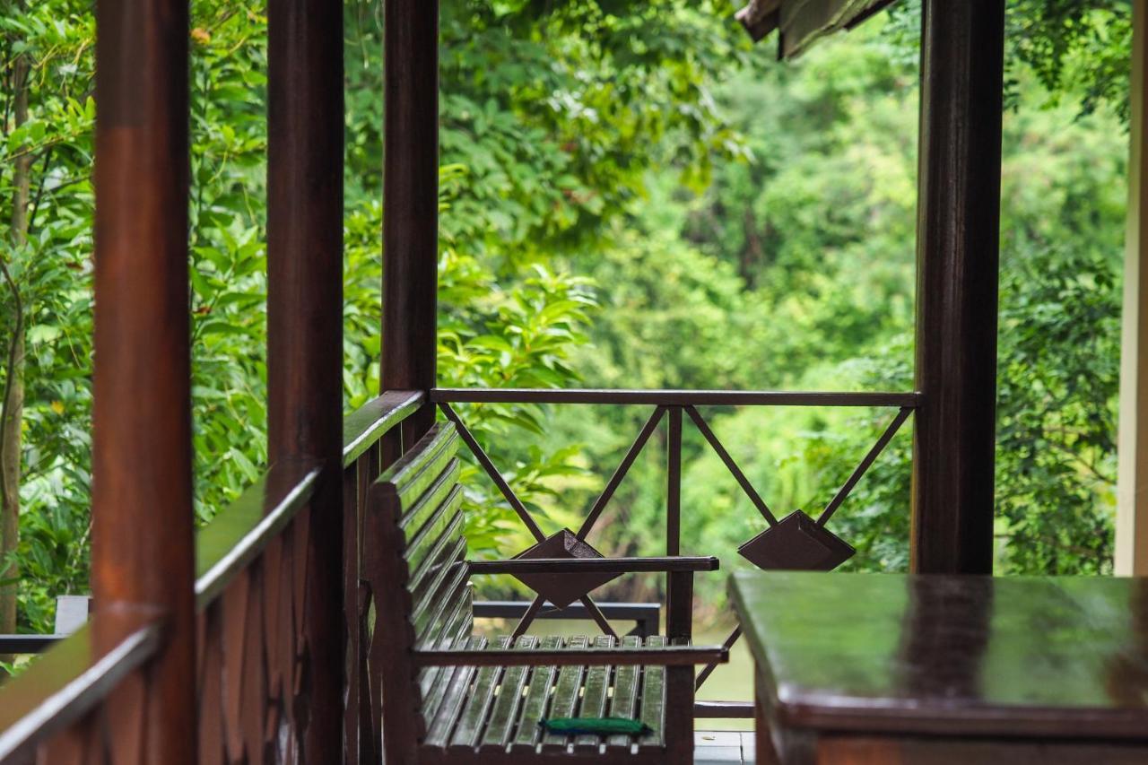 Ratmanee House Hotell Kanchanaburi City Exteriör bild