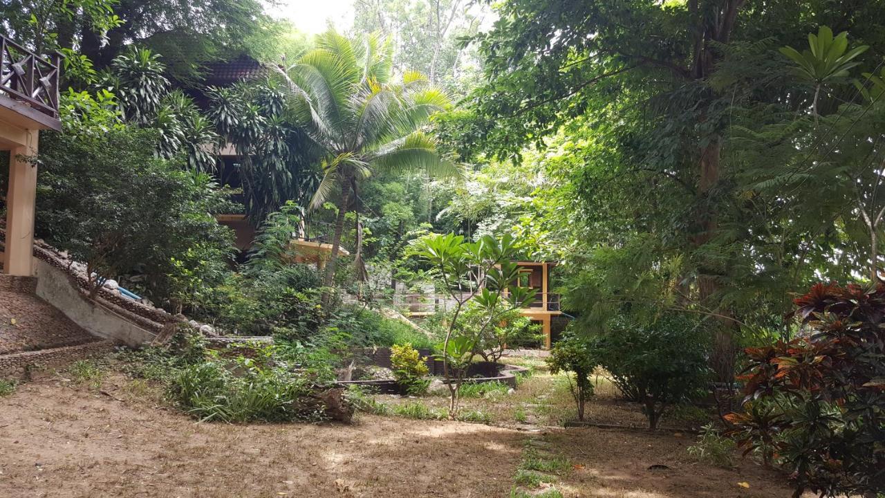Ratmanee House Hotell Kanchanaburi City Exteriör bild